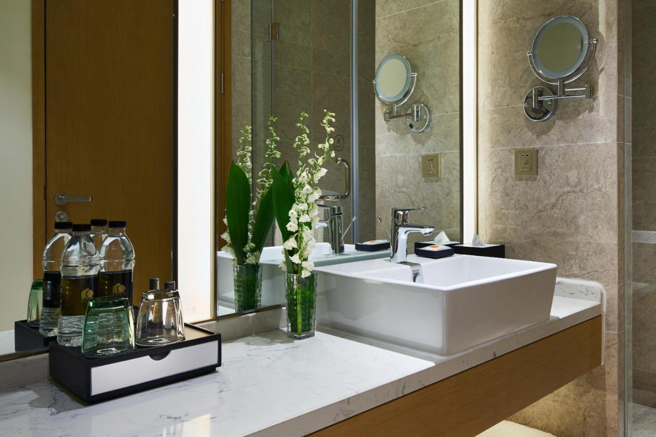 The Qube Hotel Shanghai Sanjiagang - Offer Pudong International Airport And Disney Shuttle Exterior photo